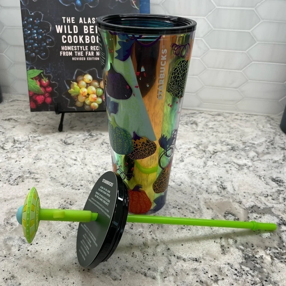 Starbucks 2024 Alien Spaceship & Pumpkin Glow in the Dark Topper Tumbler. NWT.